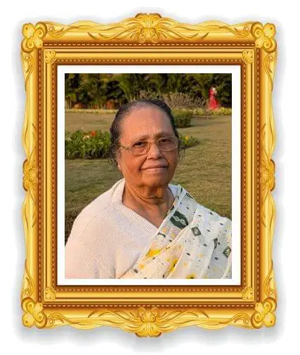 লেখিকা ছবি